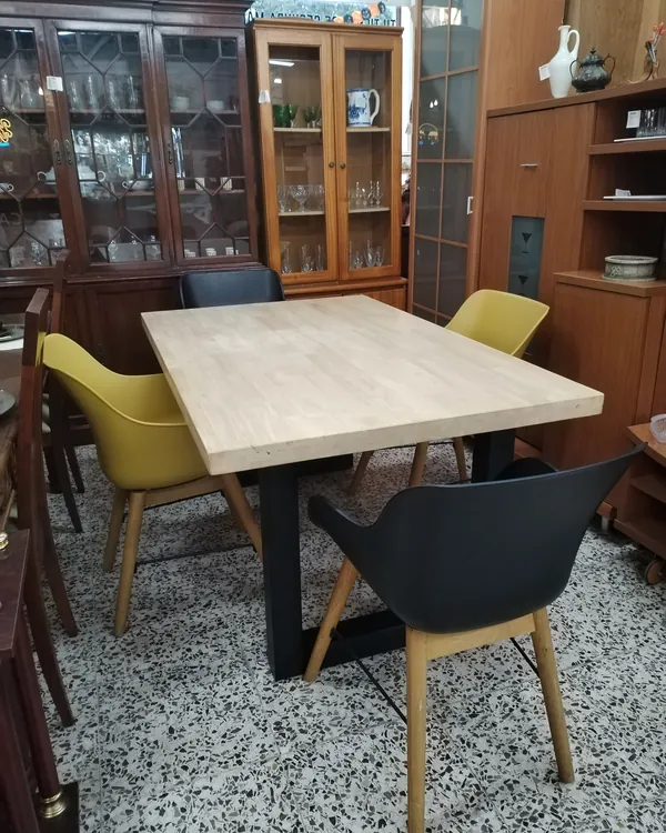 Mesa de Comedor en Madera Maciza