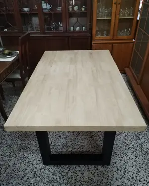 Mesa de comedor en madera maciza con 4 sillas - miniatura 6
