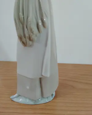 Figura de porcelana campesina Lladro - miniatura 3