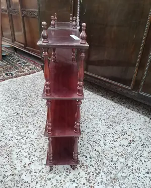 Estantería vintage de madera oscura con cuatro niveles - miniatura 2