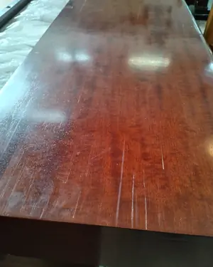 Mueble bar moderno de madera con puertas de cristal - miniatura 7