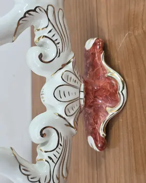 Candelabro antiguo de cerámica con detalles dorados - miniatura 4