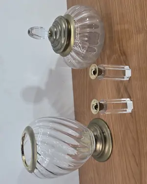 Conjunto decorativo de cristal y latón - miniatura 1