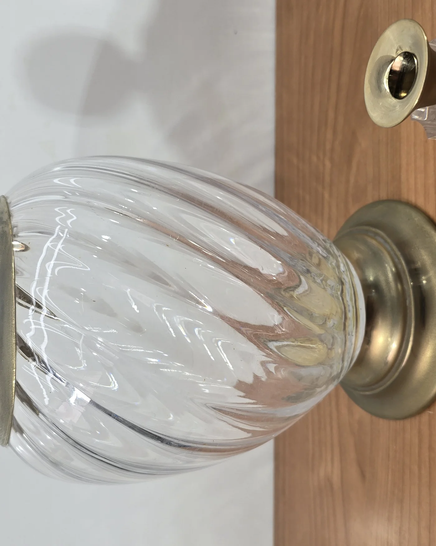 Conjunto decorativo de cristal y latón - imagen 4