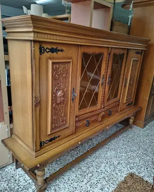 Aparador Estilo Vintage con Detalles Neoclásicos - miniatura 4