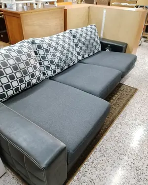 Sofá Chaise Longue Cherlon en Tela Gris y Piel Negra - miniatura 3