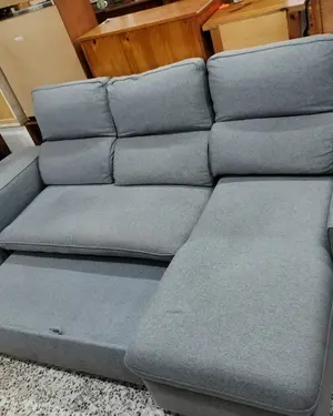 Sofá Chaise Longue Gris con Cama Abatible y Reposabrazos con Bandeja - miniatura 3