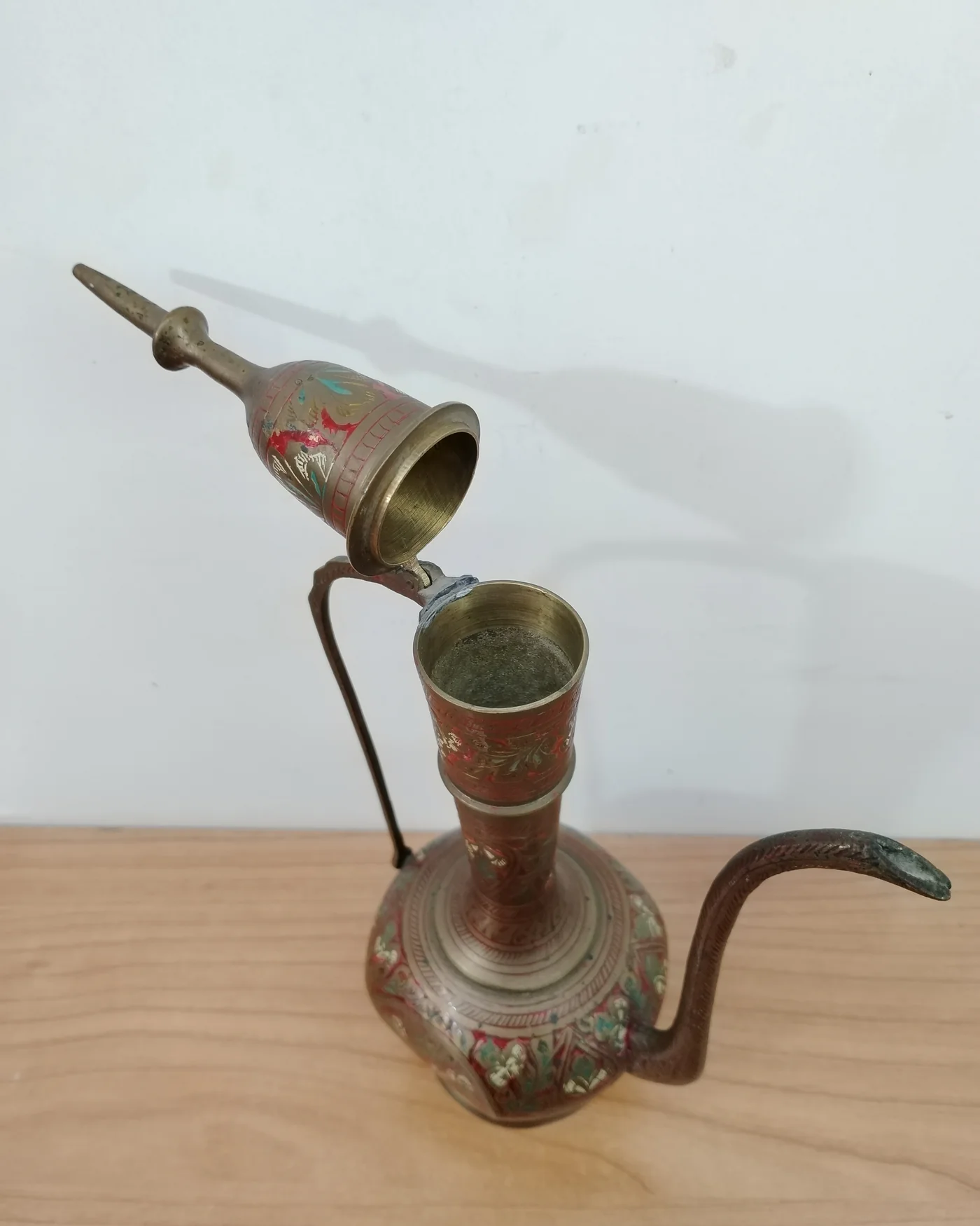 Jarra de latón tradicional de la India - imagen 4