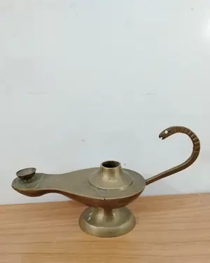 Quemador de incienso vintage en latón con forma de lámpara de aladín - miniatura 1