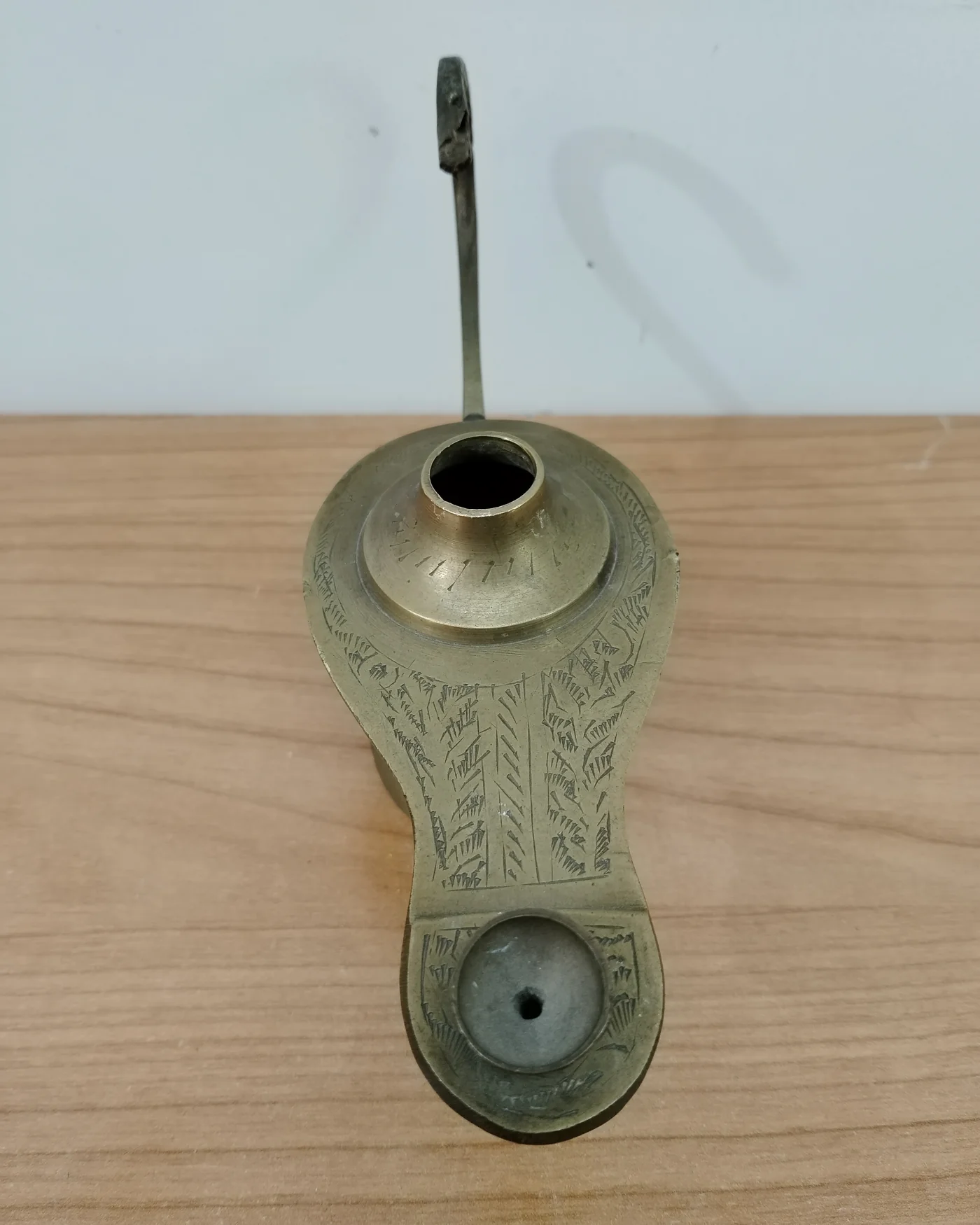 Quemador de incienso vintage en latón con forma de lámpara de aladín - imagen 4