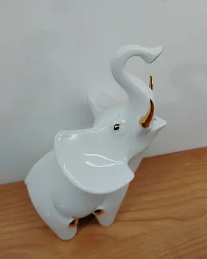 Cerdo cerámica blanco y dorado marca Sambo - miniatura 2