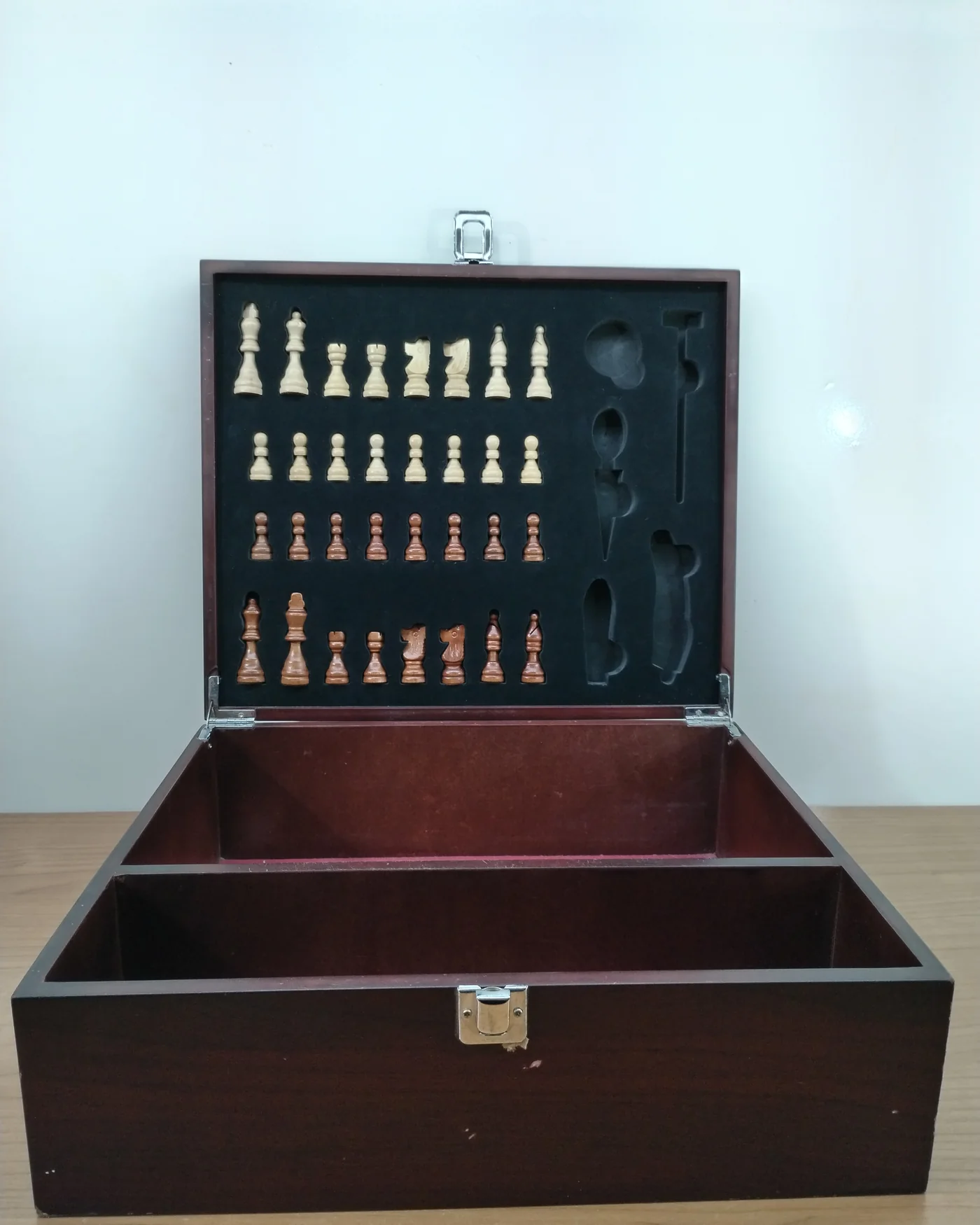 Ajedrez completo con caja de madera - imagen 1