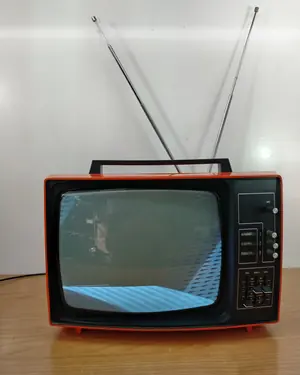 Televisor vintage años 60-70 naranja - miniatura 1