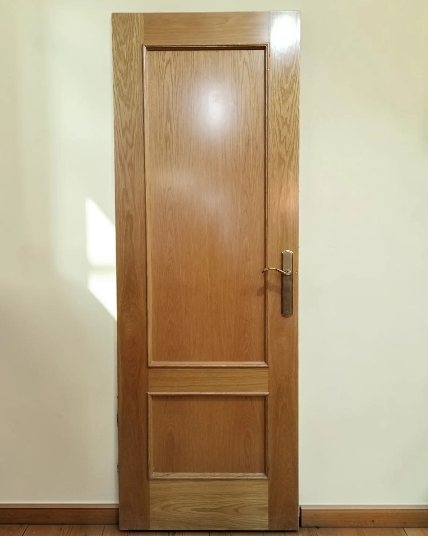 PUERTA DE INTERIOR DE MADERA - imagen 1