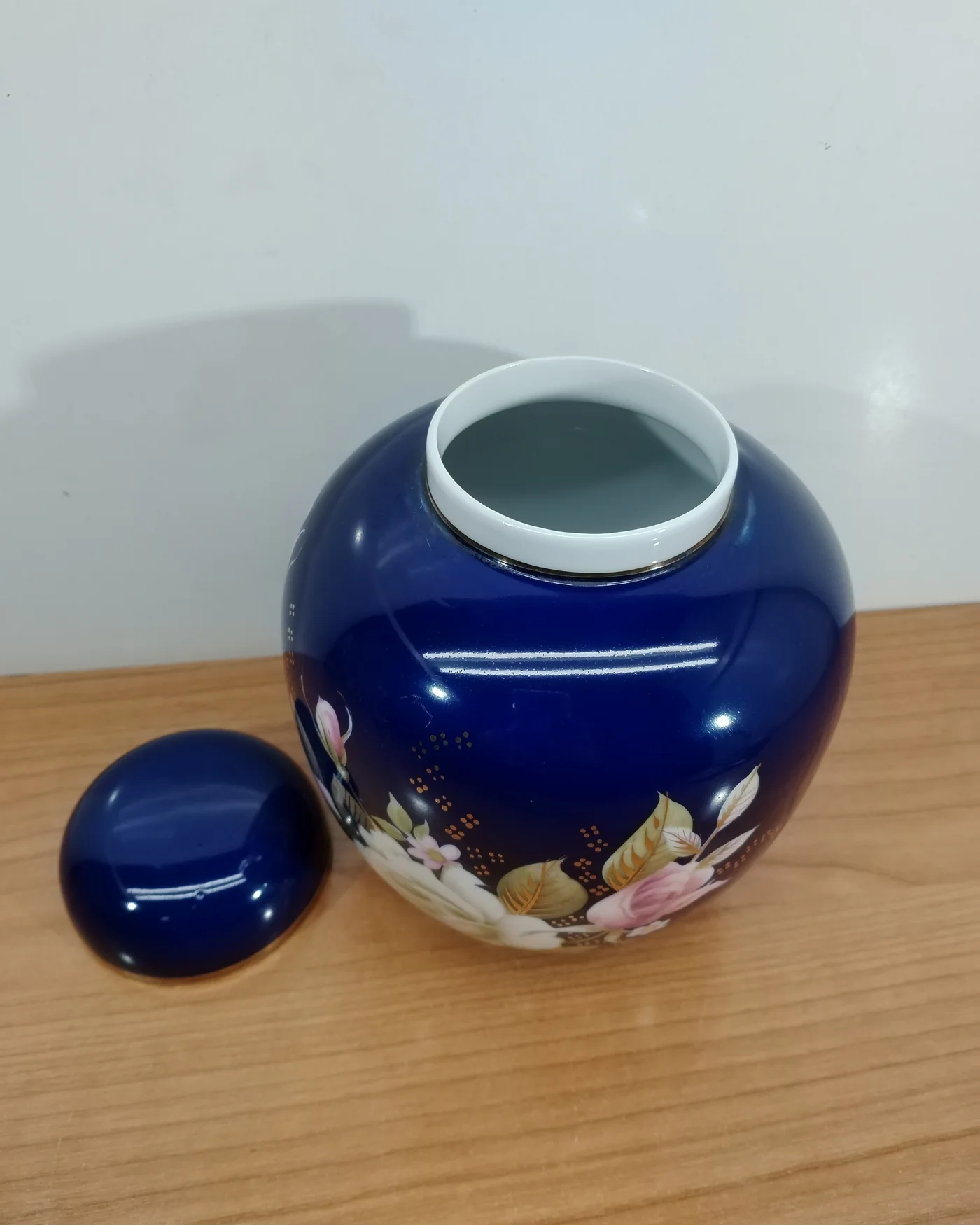 Jarrón de porcelana Capeans con tapa y decoración floral - imagen 4