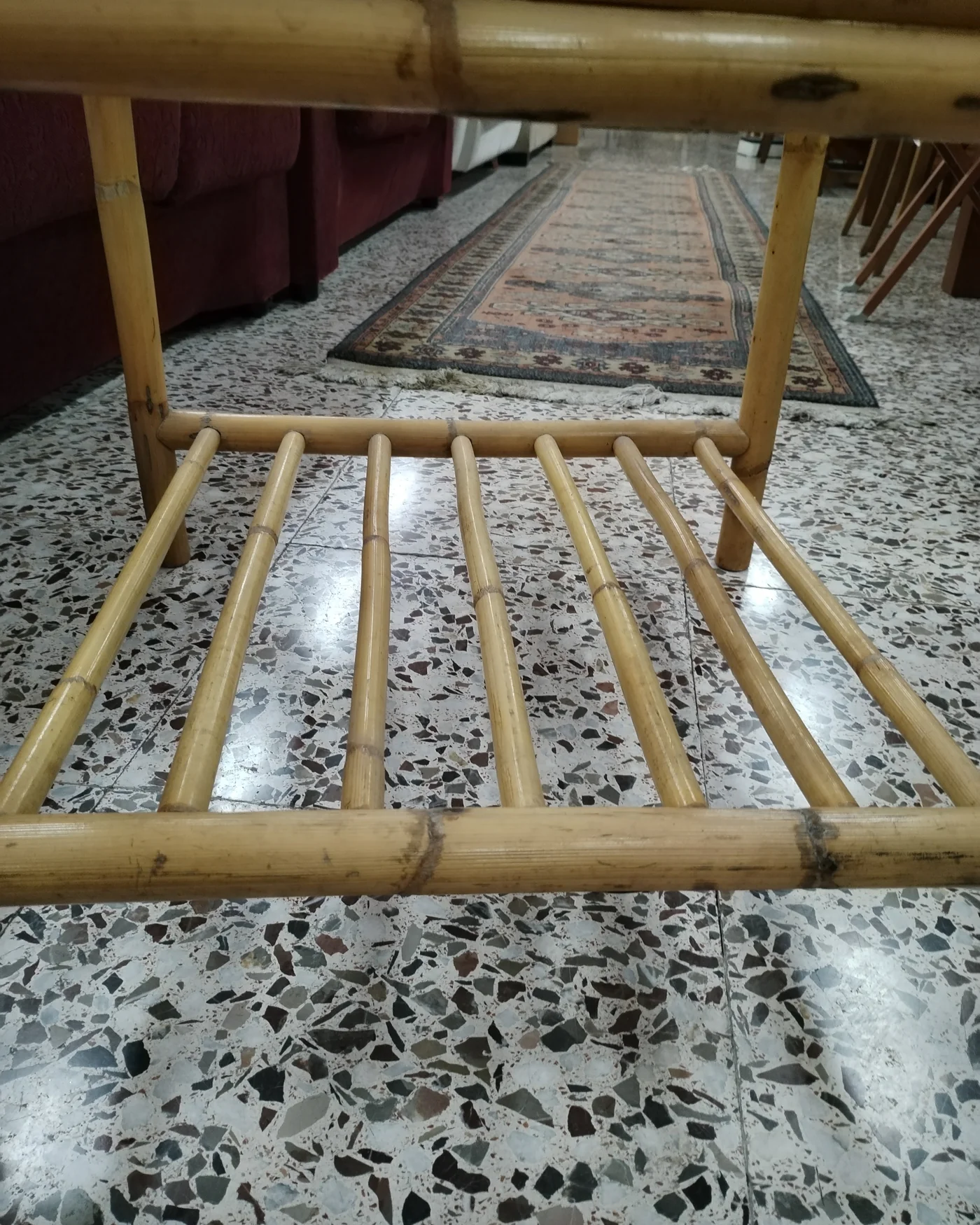 Mesa auxiliar de bambú con cristal - imagen 5