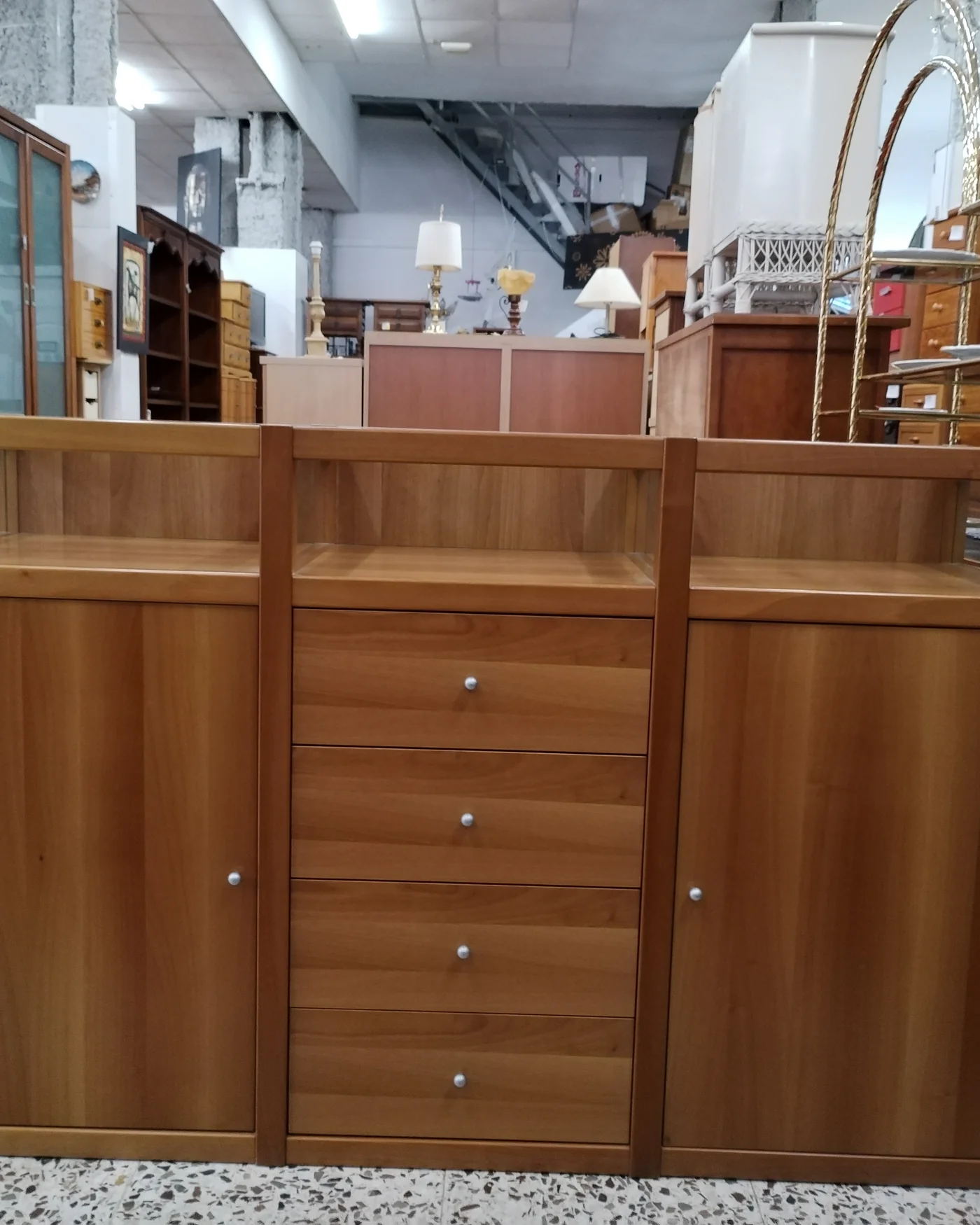 Aparador de madera - imagen 2