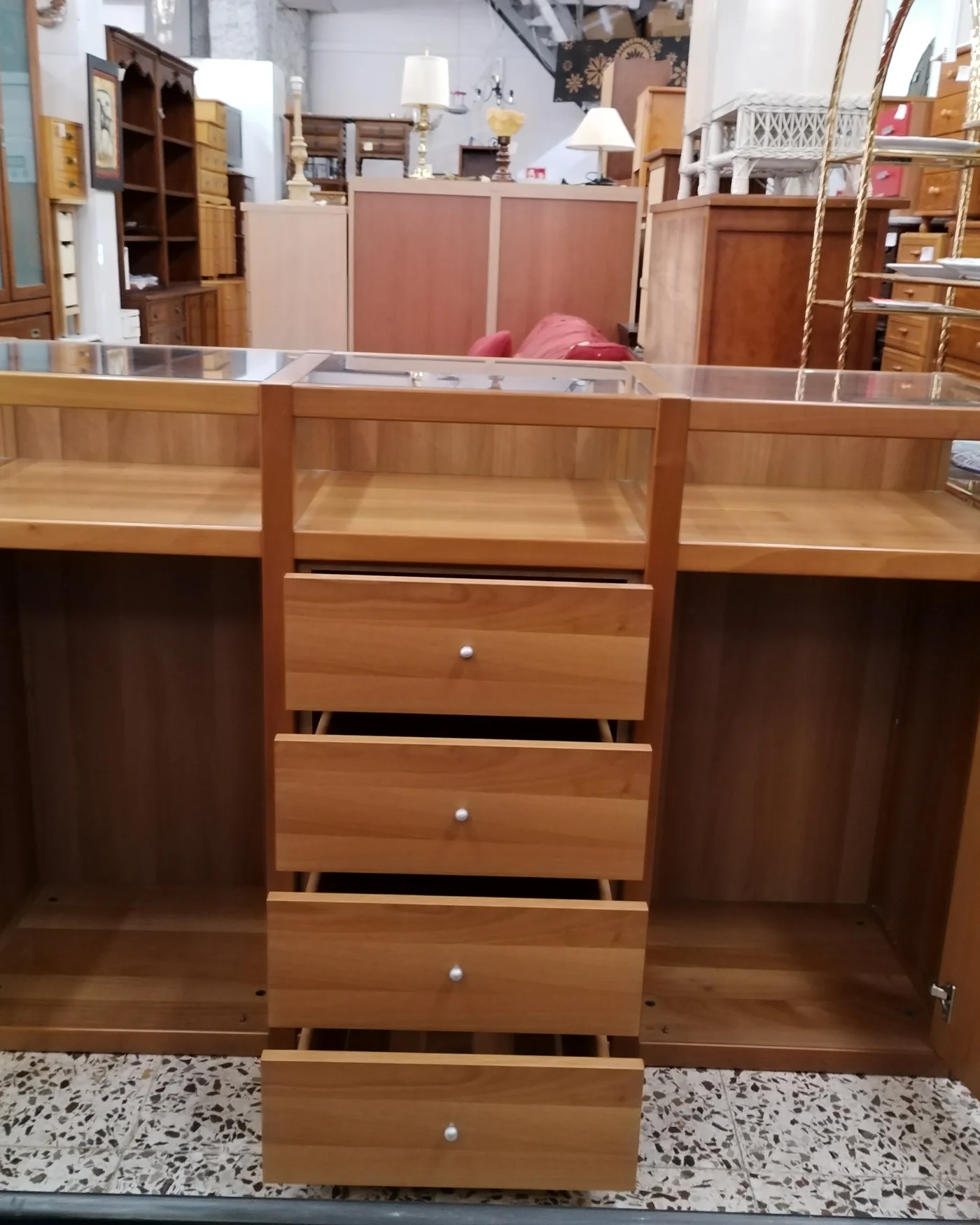 Aparador de madera - imagen 3