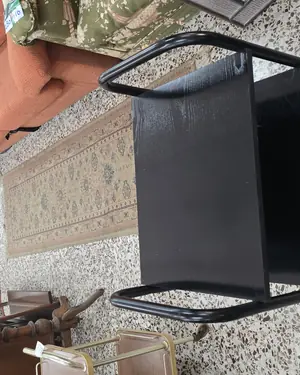 Carrito auxiliar negro de tres niveles - miniatura 6