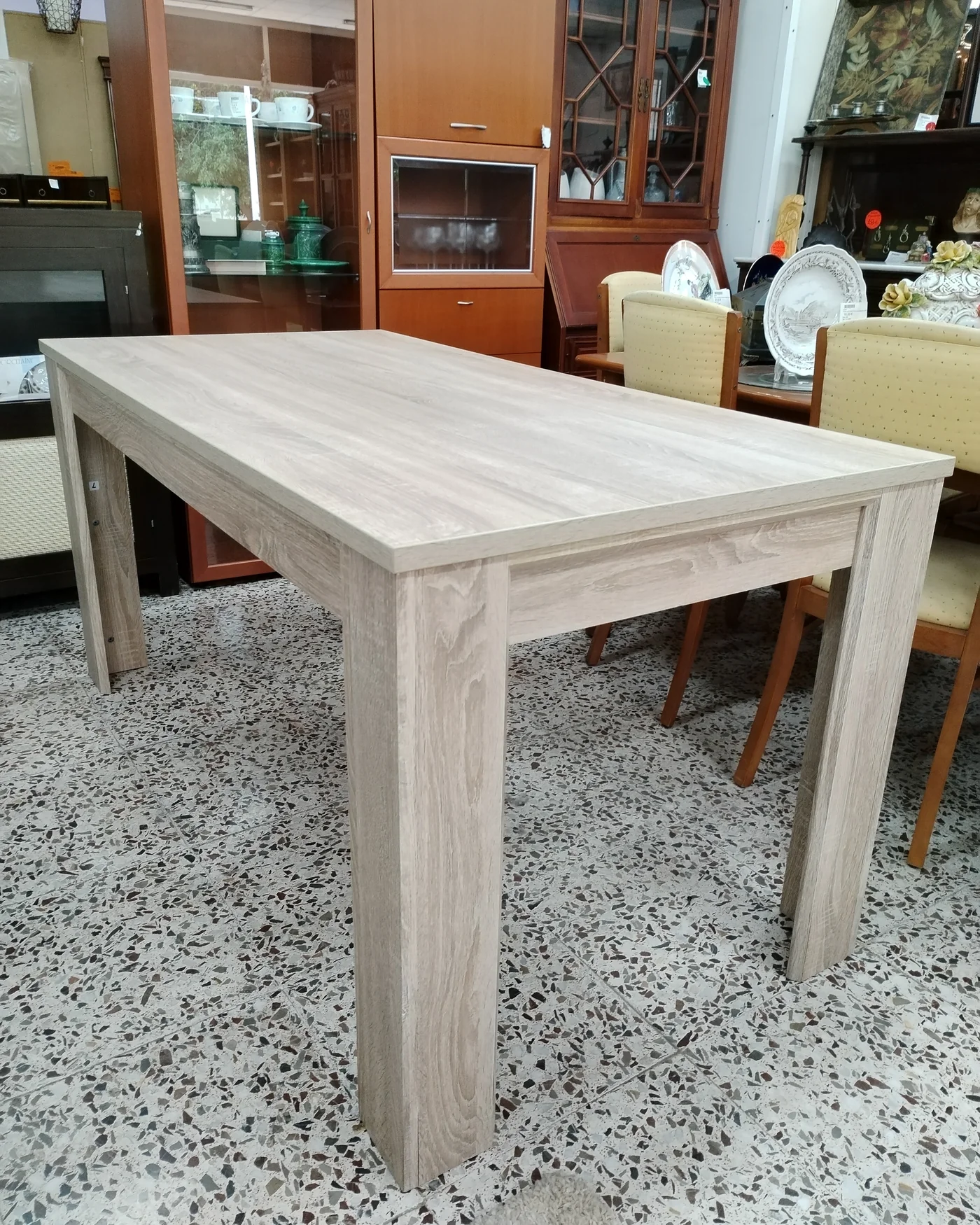 Mesa de comedor rectangular en acabado roble claro - imagen 2