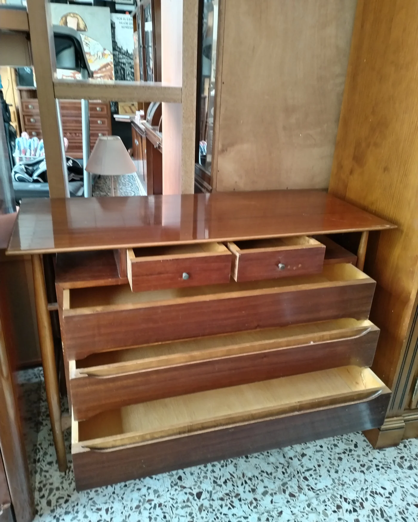 Cómoda estilo mid-century modern en madera - imagen 2