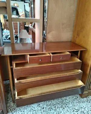Cómoda estilo mid-century modern en madera - miniatura 2