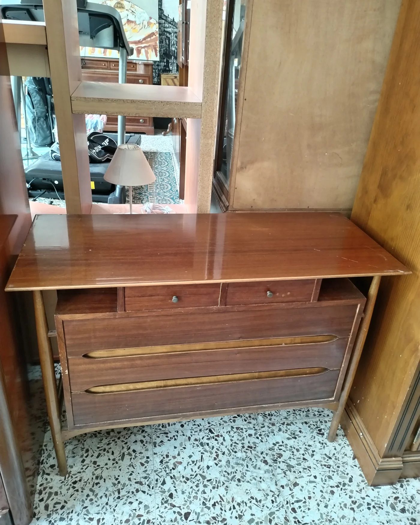 Cómoda estilo mid-century modern en madera - imagen 3
