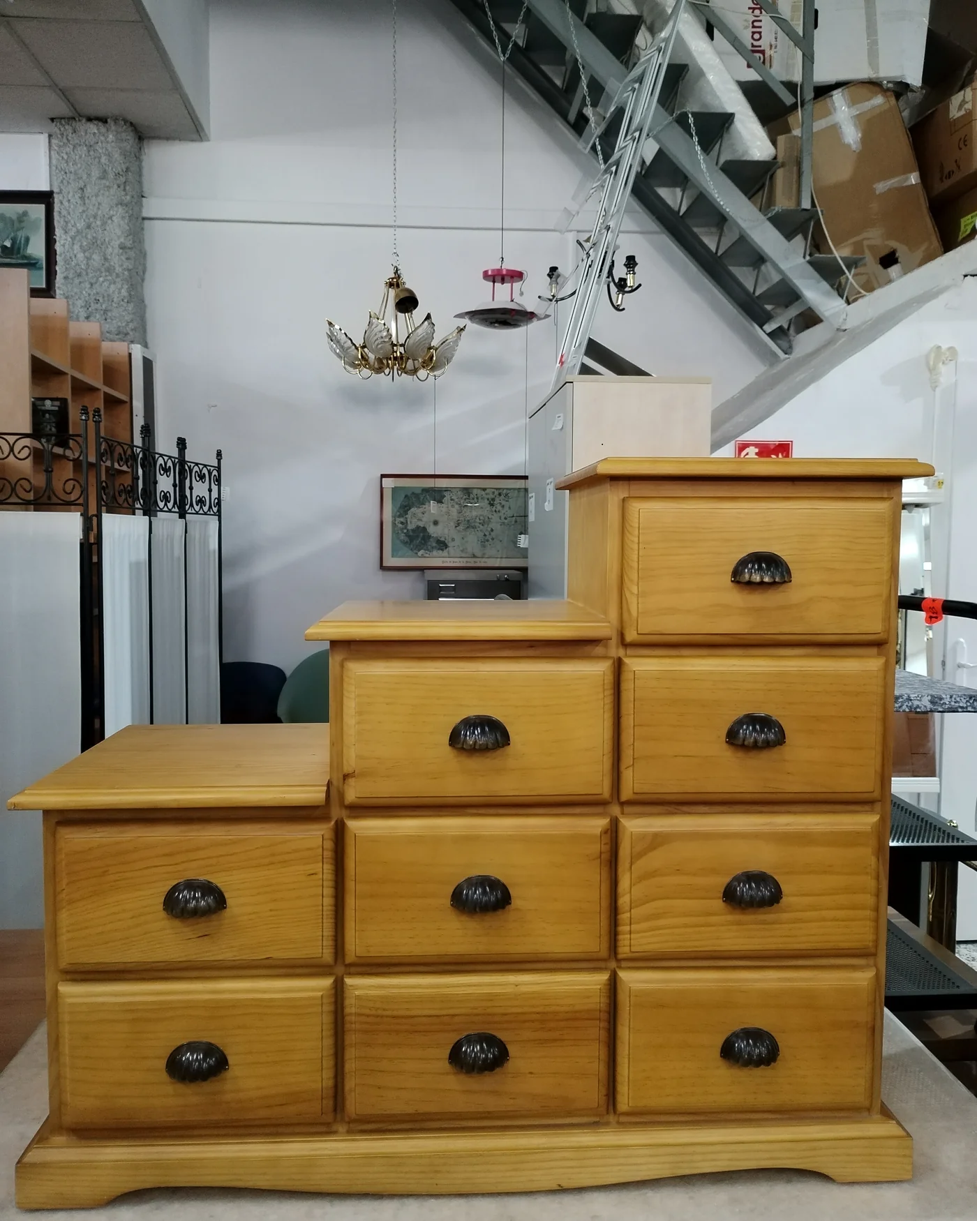 MUEBLE ESCALERA DE CLA MADERA - imagen 1