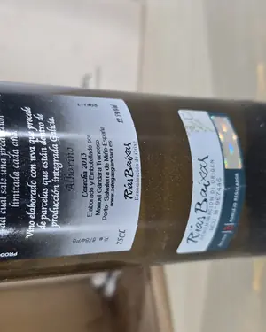 Caja de madera con dos botellas de vino albariño adegas gandara - miniatura 6