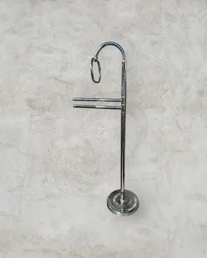 Toallero de Pie en Acero Cromado - miniatura 1