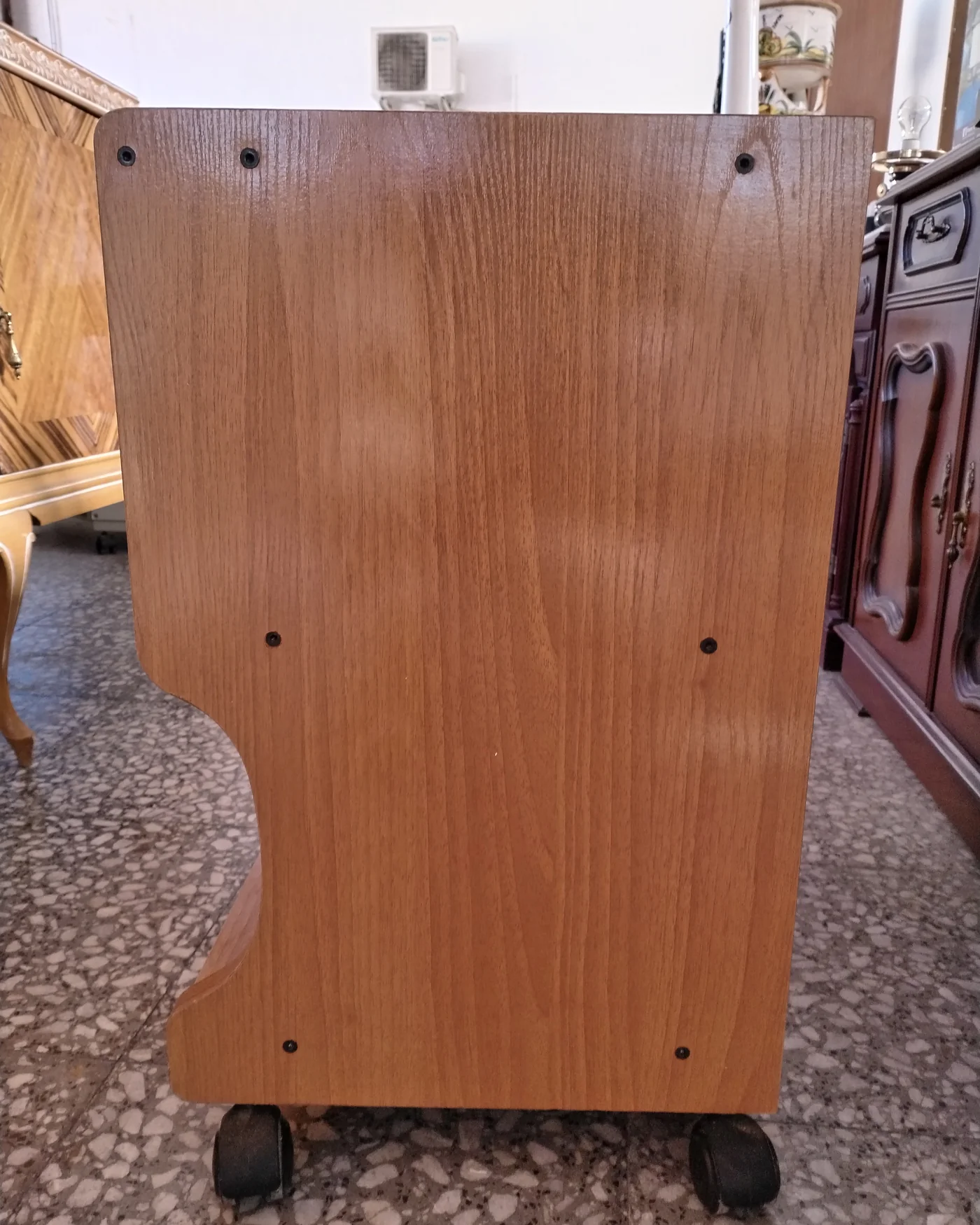 Mesa de Tv con Ruedas - imagen 4