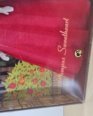 Barbie Campus Sweetheart Coleccionista - miniatura 3