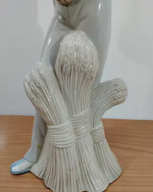 Figura de porcelana campesino Lladro - miniatura 4