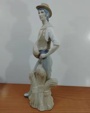 Figura de porcelana campesino Lladro - miniatura 5