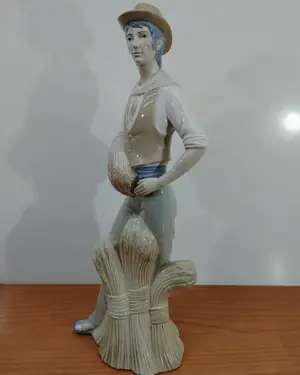Figura de porcelana campesino Lladro - miniatura 6