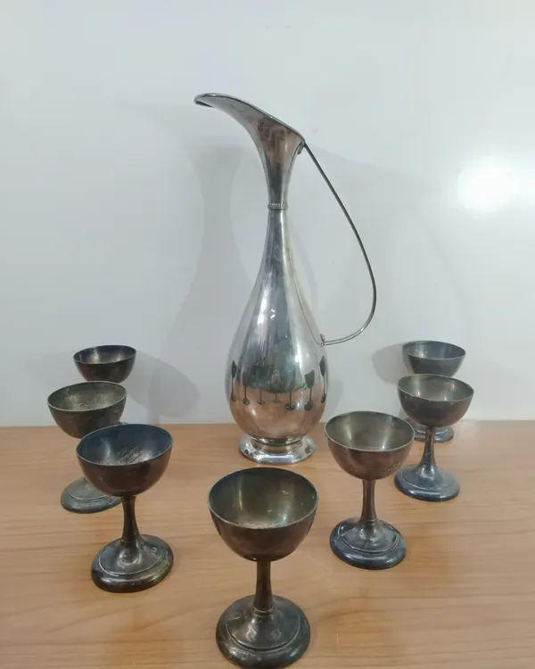 Juego de Licorera y Copas Vintage en Metal Plateado