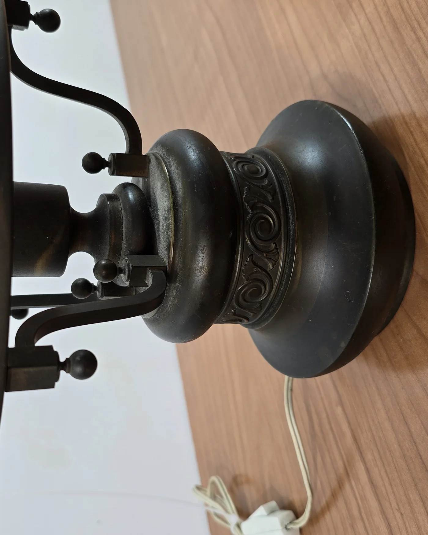 Pequeña lampara de sobremesa vintage - imagen 4
