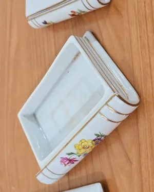 Pareja de cajas en forma de libros porce - miniatura 4
