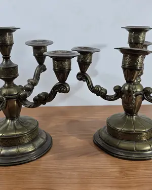 Pareja de candelabors sobremesa laton - miniatura 1