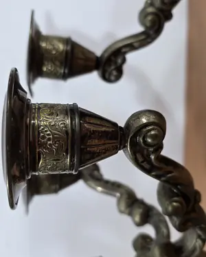 Pareja de candelabors sobremesa laton - miniatura 6