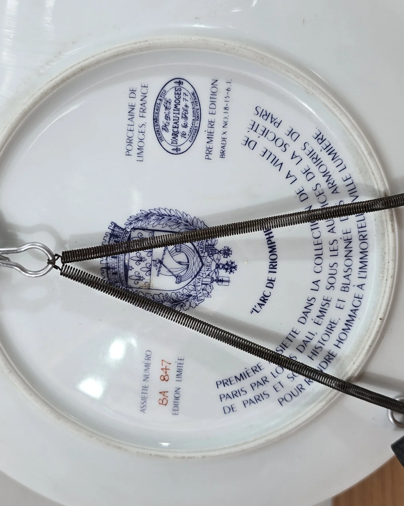 Plato de porcelana del arco del triungo - imagen 3