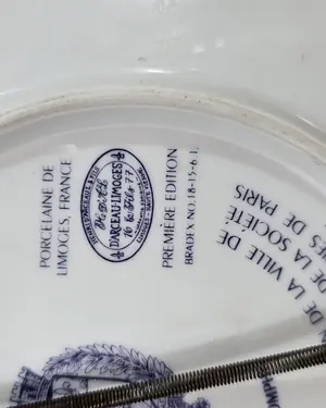 Plato de porcelana del arco del triungo - miniatura 4