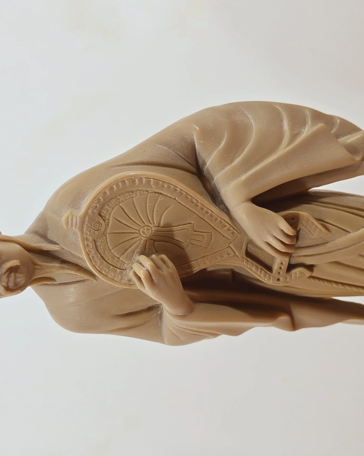 Figura oriental en recina - imagen 2