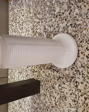Peana de porcelana blanca - miniatura 1