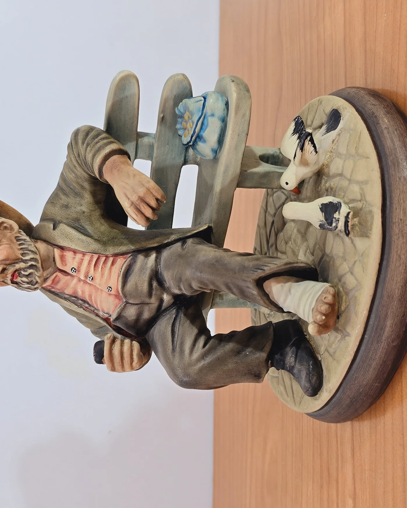 Figura bagabudndo de porcelana - imagen 1