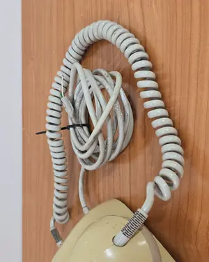 Telefono beige años 70 - miniatura 4