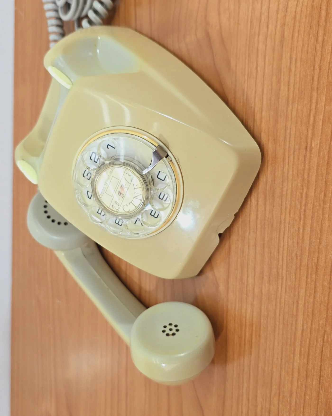 Telefono beige años 70 - imagen 5