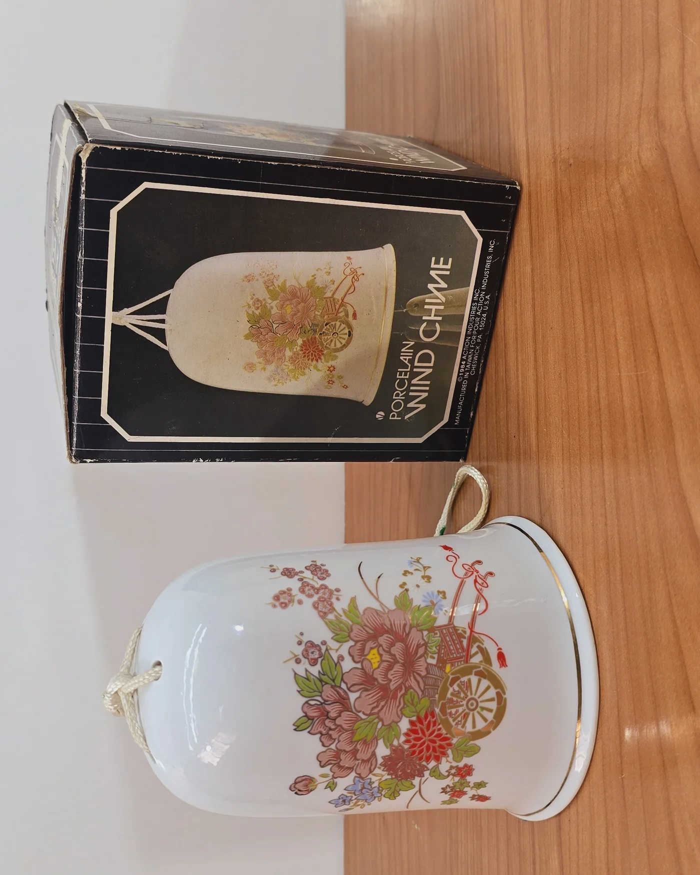 Campana floral de porcelana - imagen 1