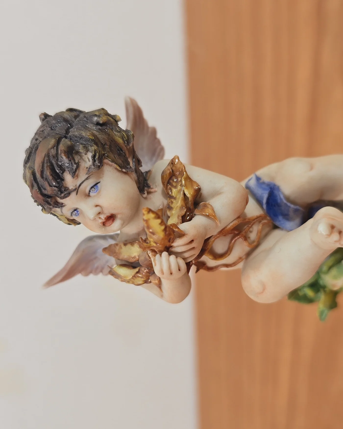 Figura porcelana capodimonte angelito - imagen 2