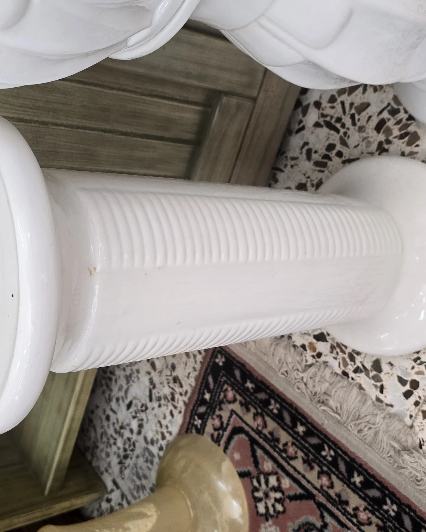 Pedestal de porcelana blanco - imagen 1